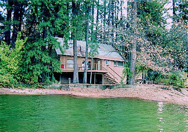 Have a member of the family of the non-human persuasion? Bring them with you! Click Here for Pet Friendly Vacation Rentals Bass Lake Vacation Rental